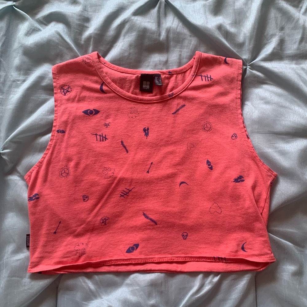 hot pink cropped muscle tee